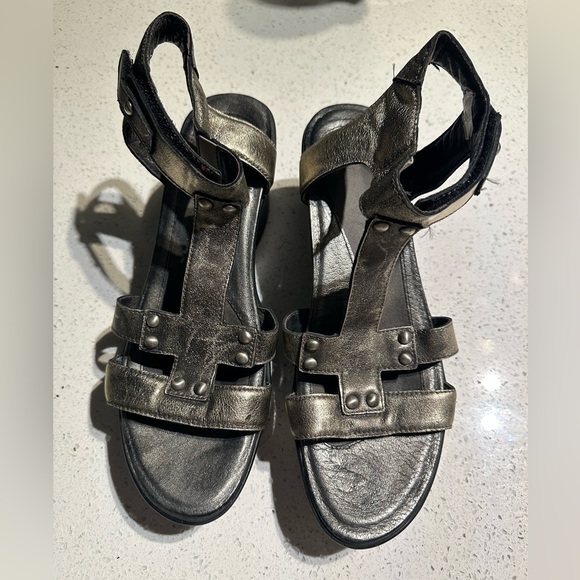 EUC•Noat Gladiator Wedge Sandals (39) - Picture 3 of 7